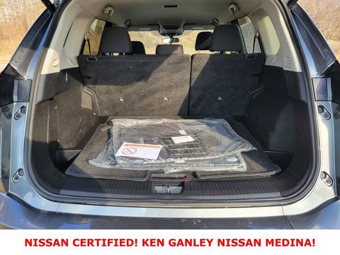 Certified 2025 Nissan Rogue SV image 42
