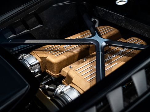 Used 2018 Lamborghini Huracan Performante image 39