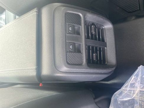 New 2025 Ford Bronco Badlands image 13