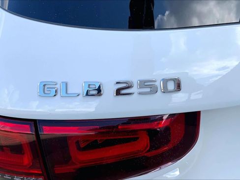 Used 2023 Mercedes-Benz GLB 250 GLB 250 image 10