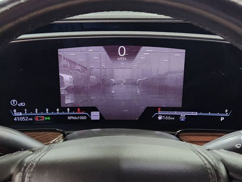 Used 2022 Cadillac Escalade ESV Sport Platinum w/ LPO, ONYX Package image 39