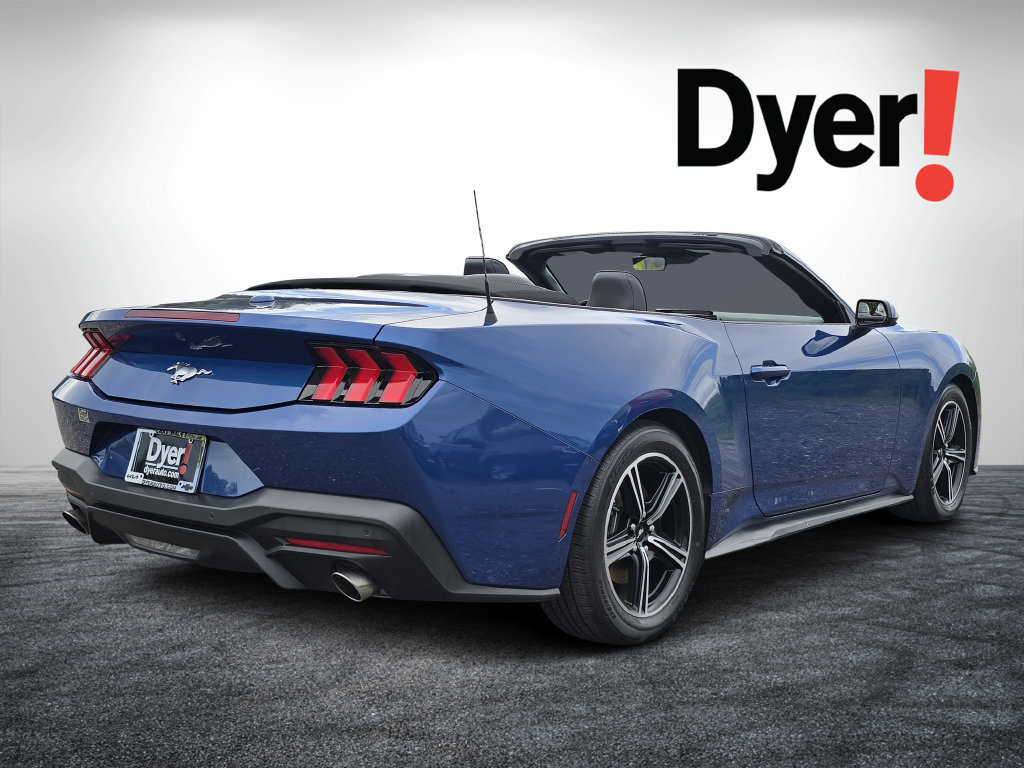 Used 2024 Ford Mustang Convertible RWD image 3
