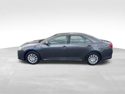 Used 2014 Toyota Camry LE image 6
