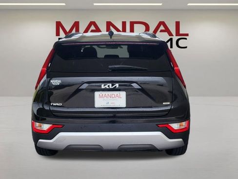 Used 2024 Kia Niro LX FWD image 9