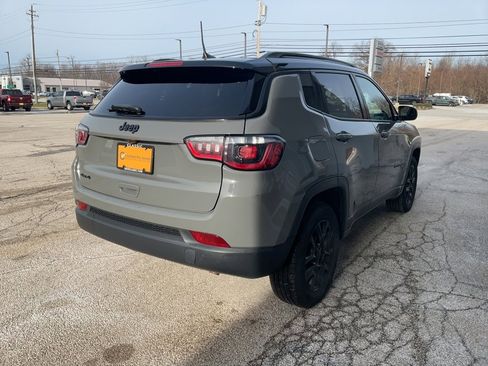 Used 2021 Jeep Compass Sport image 7