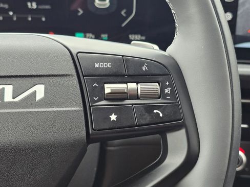 Used 2025 Kia EV6 Light w/ Light LR Technology Package image 33