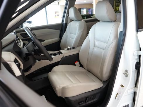 Used 2023 Nissan Rogue SL AWD/4WD image 2