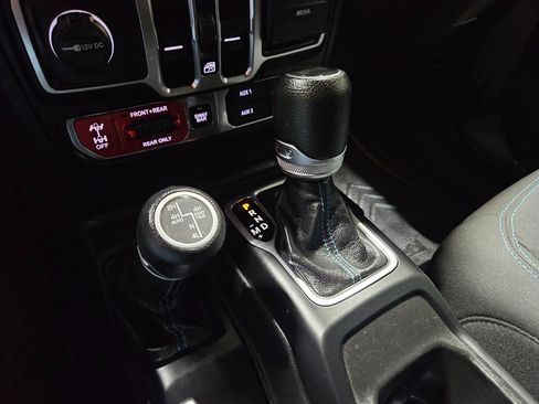 Used 2022 Jeep Wrangler Unlimited Rubicon 4xe image 30