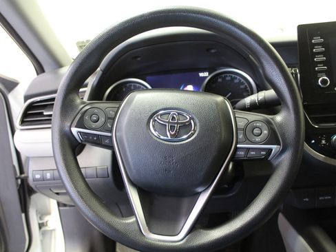 Used 2022 Toyota Camry LE image 8
