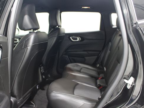 Used 2025 Jeep Compass Latitude w/ Altitude Special Edition AWD/4WD image 19
