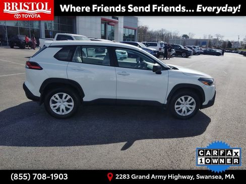 Used 2026 Toyota Corolla Cross L image 8