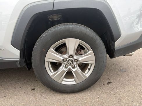 Used 2025 Toyota RAV4 XLE AWD/4WD image 29
