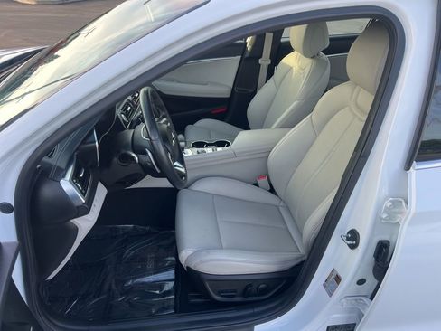 Used 2023 Genesis G70 2.0T RWD image 24