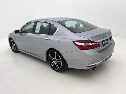 Used 2017 Honda Accord Touring image 13