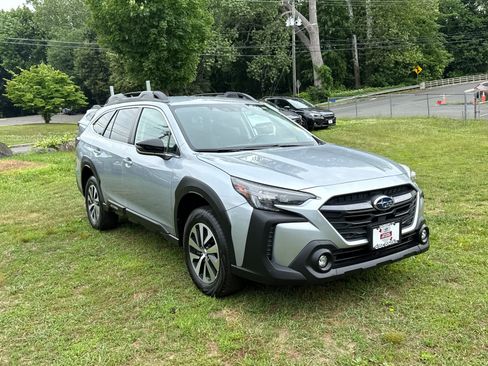 Certified 2024 Subaru Outback Premium AWD/4WD image 7