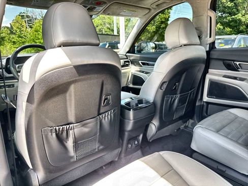 Used 2024 Kia Telluride SX Prestige AWD/4WD image 18