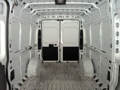 Used 2025 RAM ProMaster 2500 w/ Convenience Group FWD image 8