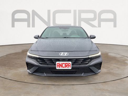 Used 2024 Hyundai Elantra SE FWD image 7