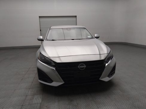 Used 2023 Nissan Altima 2.5 SV FWD image 14