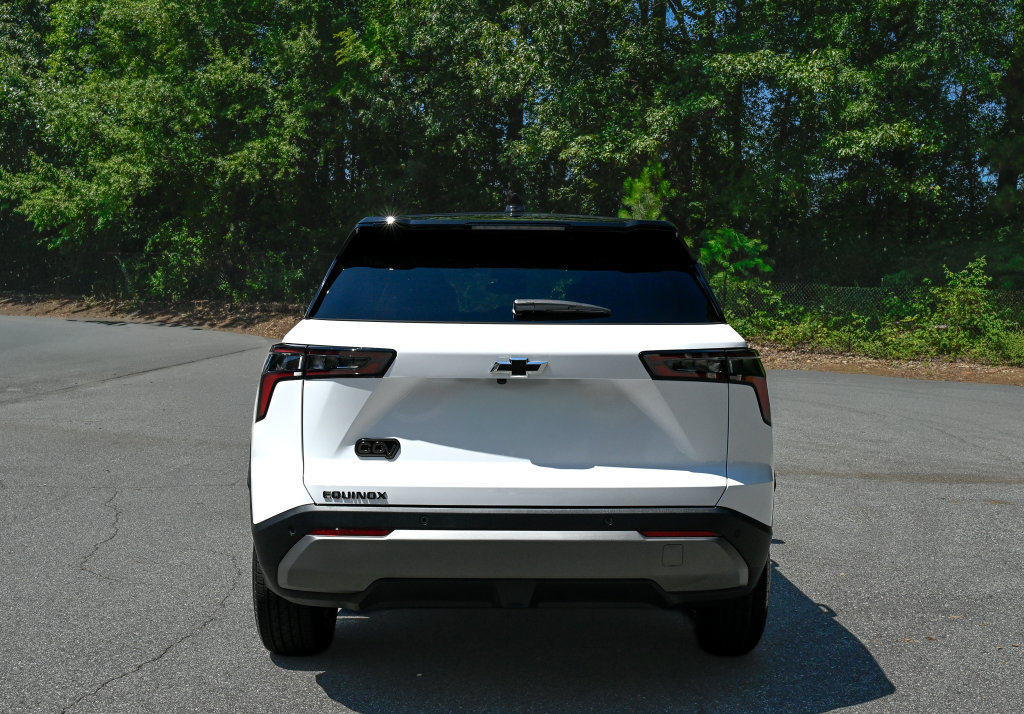 New 2026 Chevrolet Equinox LT AWD/4WD image 9