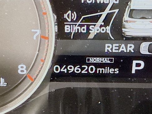 Used 2023 Mitsubishi Outlander SE image 16