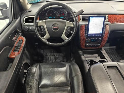 Used 2014 GMC Sierra 2500 SLT w/ SLT Convenience Package AWD/4WD image 4