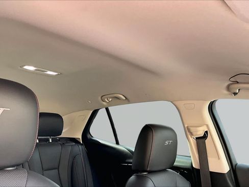 Used 2022 Buick Envision Essence w/ Sport Touring Package FWD image 14