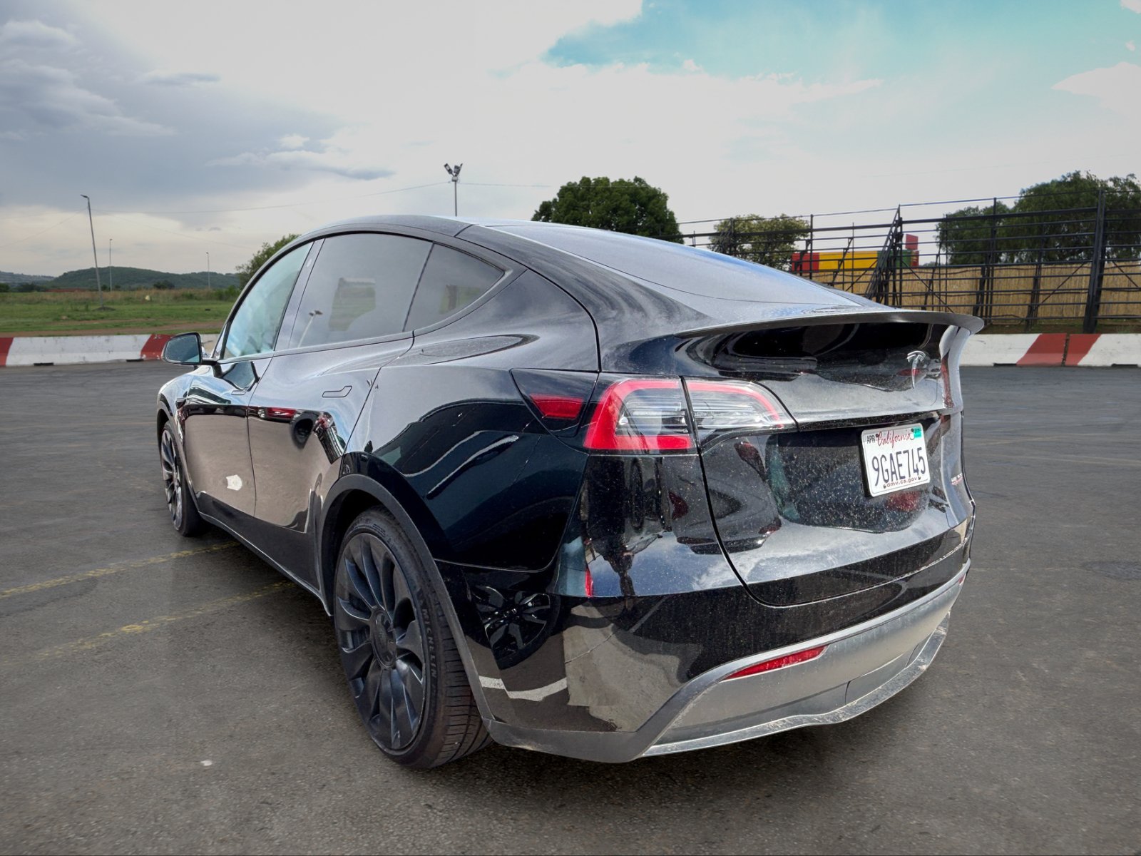 Used 2023 Tesla Model Y Performance AWD/4WD image 4