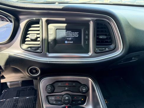 Used 2015 Dodge Challenger SXT RWD image 18