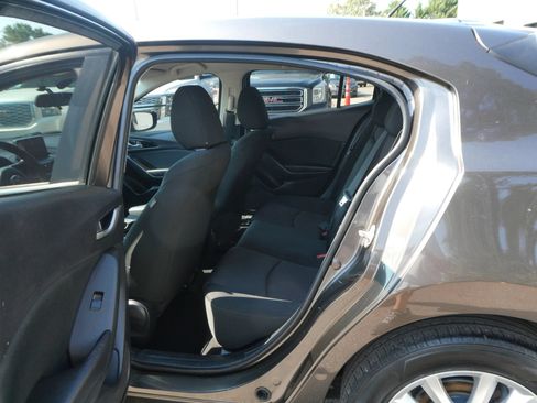 Used 2016 MAZDA MAZDA3 i Sport w/ Preferred Equipment Package FWD image 28