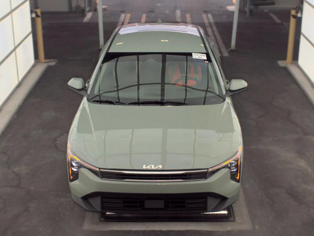 Used 2025 Kia K4 FWD image 2