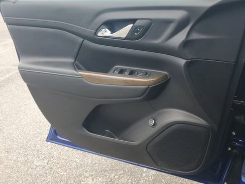 Certified 2023 GMC Acadia SLE w/ Driver Convenience Package image 21