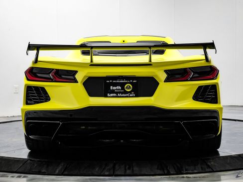 Used 2021 Chevrolet Corvette Stingray Premium Cpe w/ Z51 Performance Package RWD image 16