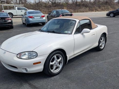 Used 1999 MAZDA MX-5 Miata image 9