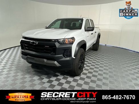 Used 2024 Chevrolet Colorado Trail Boss AWD/4WD image 3