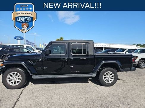 Used 2023 Jeep Gladiator Sport AWD/4WD image 1