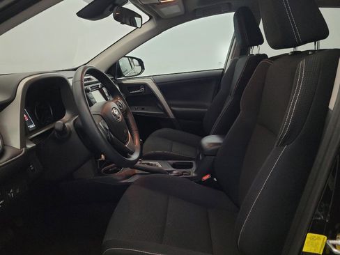 Used 2018 Toyota RAV4 XLE AWD/4WD image 17