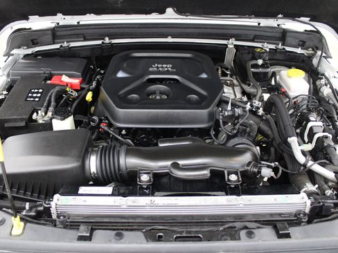 Used 2020 Jeep Wrangler Unlimited Willys image 8