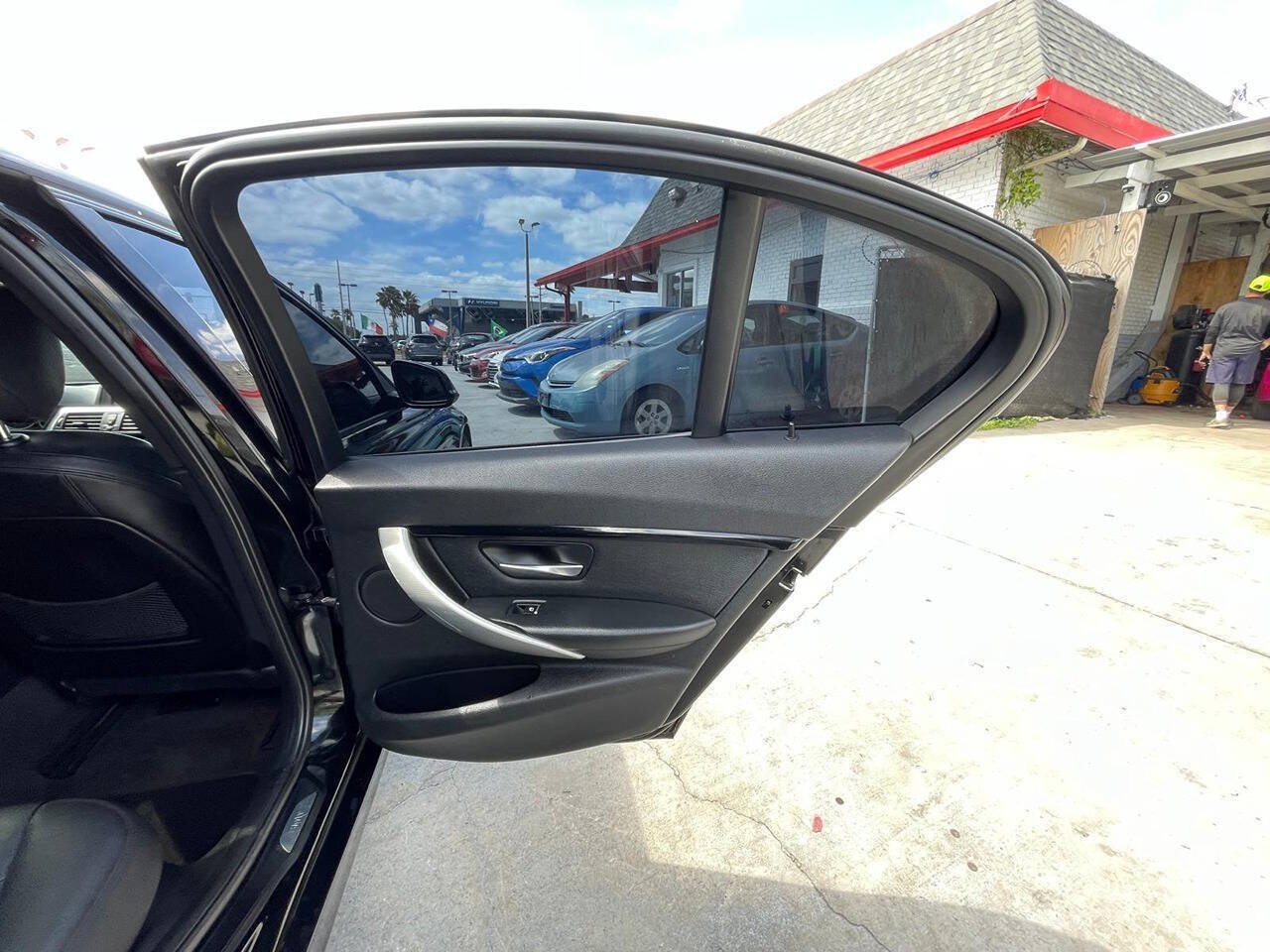 Used 2016 BMW 328i Sedan RWD image 16