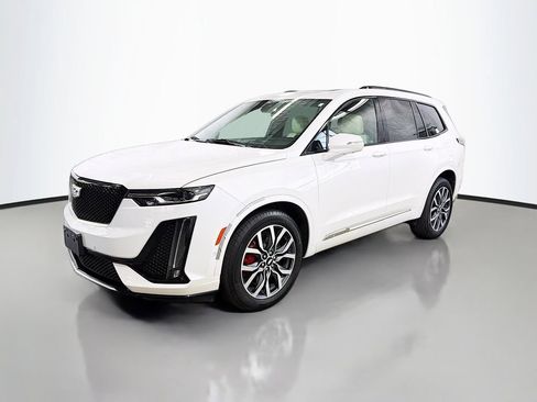 Used 2024 Cadillac XT6 Sport w/ Technology Package AWD/4WD image 5