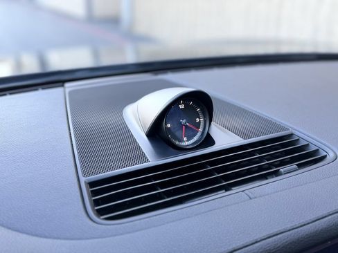 Used 2019 Porsche Panamera image 25