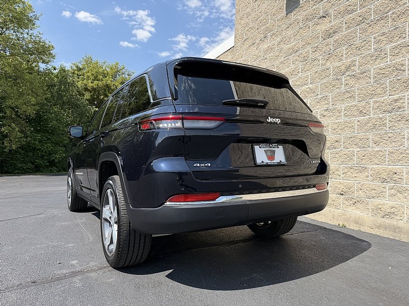Used 2024 Jeep Grand Cherokee Limited AWD/4WD image 6