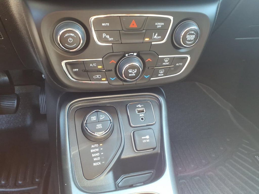 Used 2021 Jeep Compass Trailhawk AWD/4WD image 8