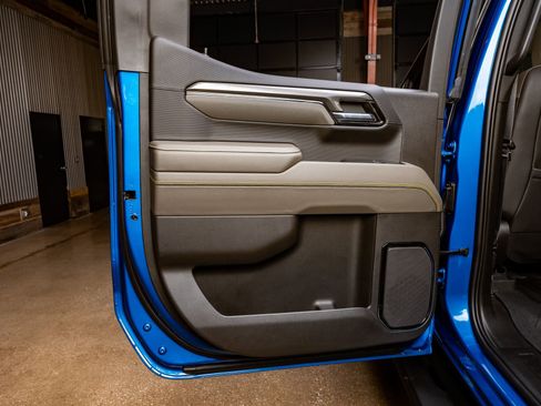 Used 2023 Chevrolet Silverado 1500 ZR2 w/ Technology Package image 34