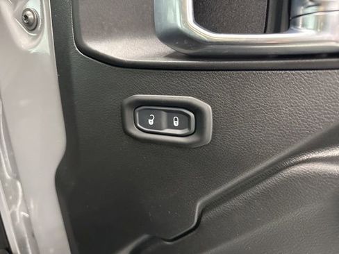 Used 2022 Jeep Wrangler Unlimited Sport image 22