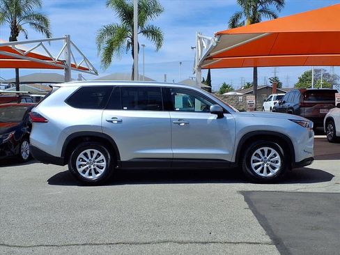 Certified 2025 Toyota Grand Highlander FWD image 3