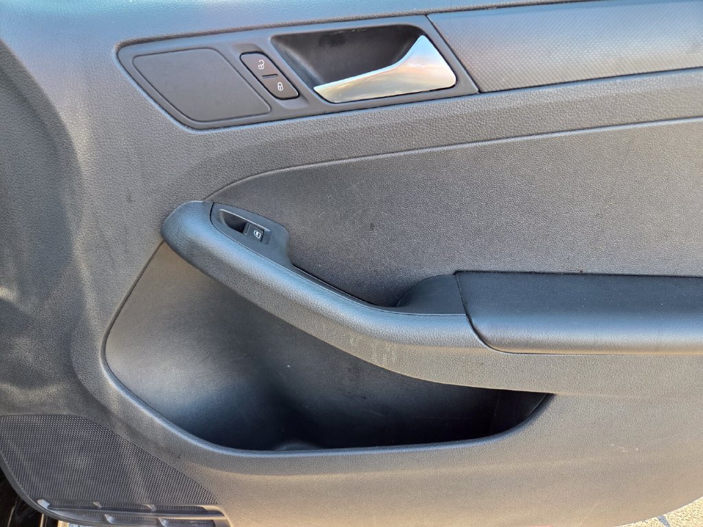 Used 2013 Volkswagen Jetta S FWD image 22