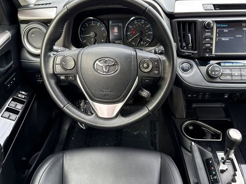 Used 2018 Toyota RAV4 Limited image 15