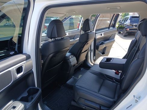 Used 2026 Hyundai Santa Fe SEL FWD image 19