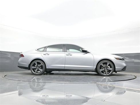 Certified 2025 Honda Accord Sport image 26